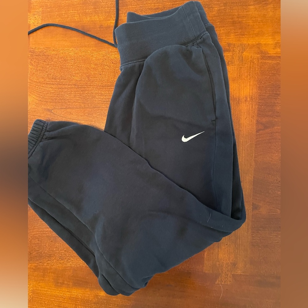High Waisted Nike Sweatpants- Black